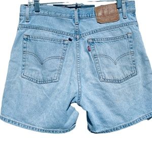 LEVI’S Vintage High Waist Jean Shorts y2k Jan. 00s light blue distressed